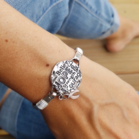 “HOPE” bracelet - Picture 6 of 7